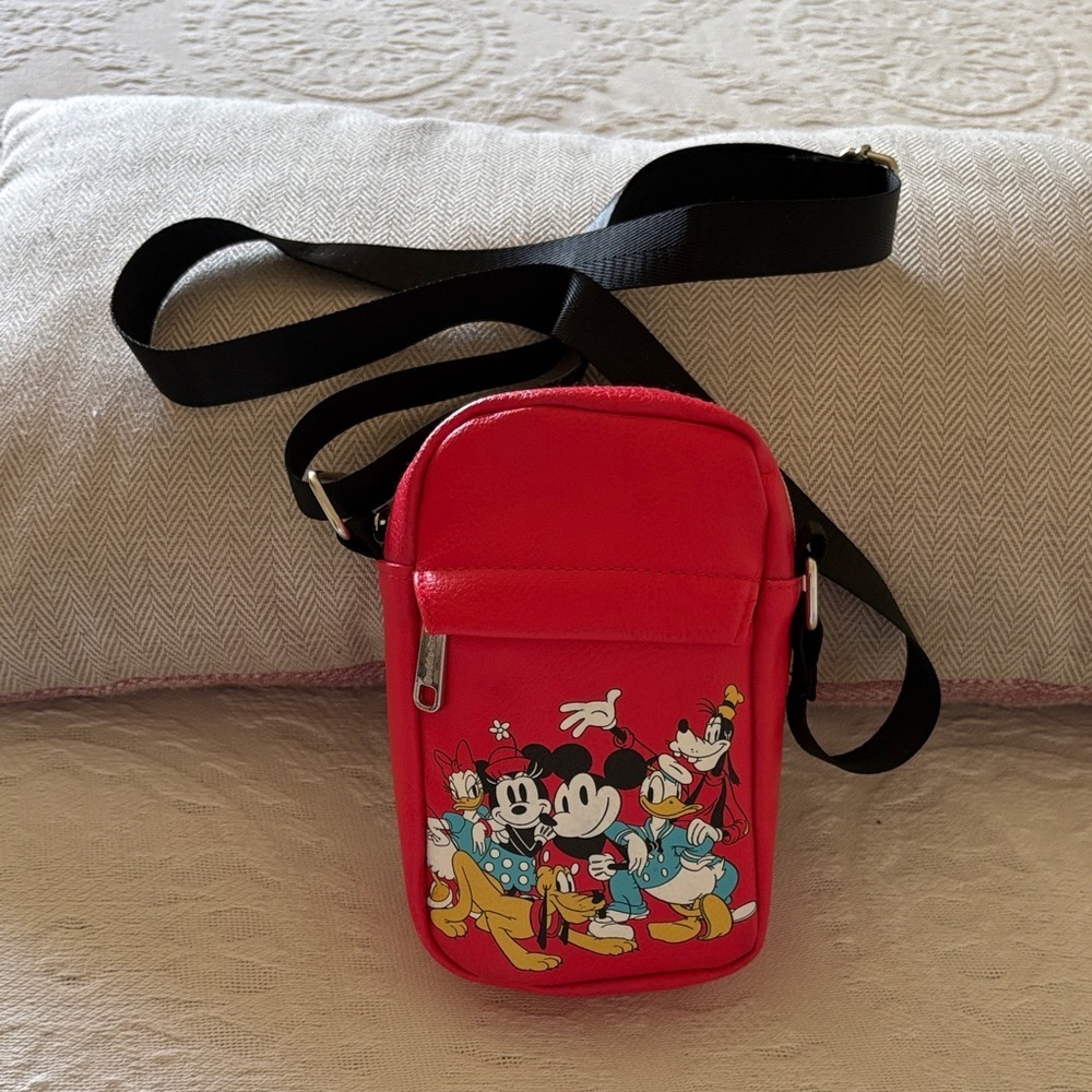 Disney Red Buckle-Down Mickey & Friends Passport Faux Leather Crossbody BNWOT